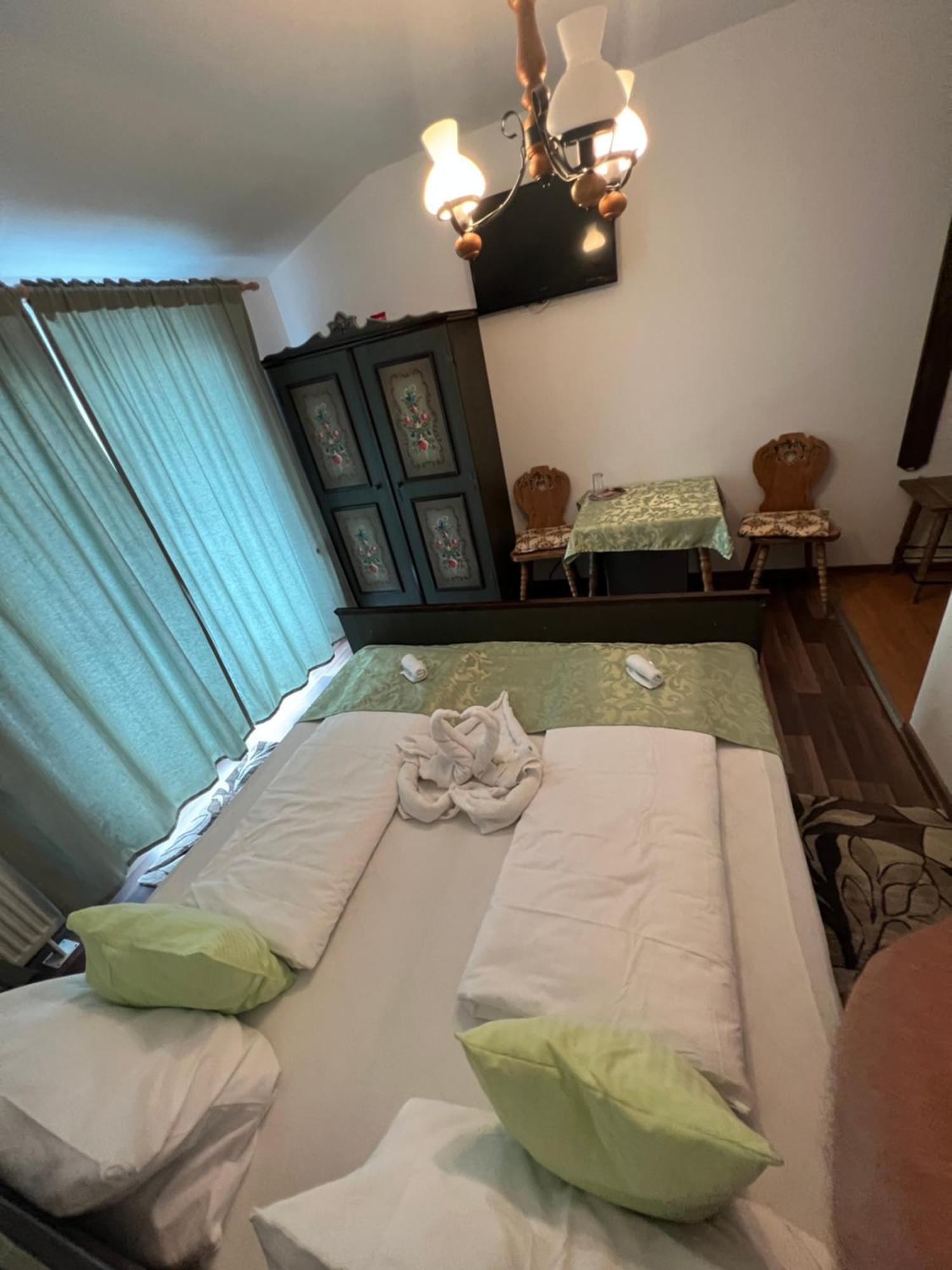 Gasthaus Casa Kugler Anina Luaran gambar
